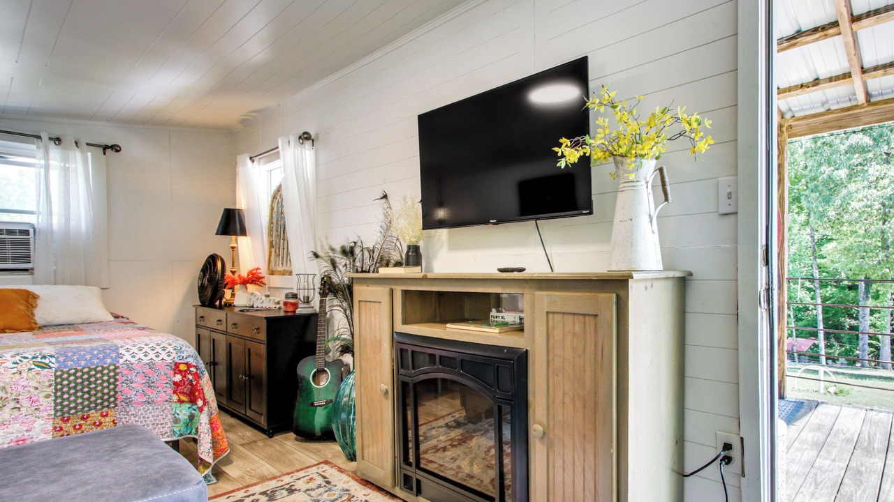 Photo of Bedroom in Rogersville