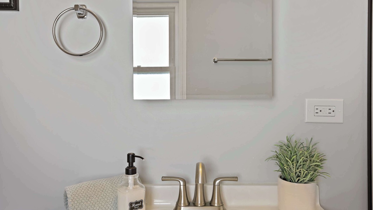 Photo of Bathroom in Russell