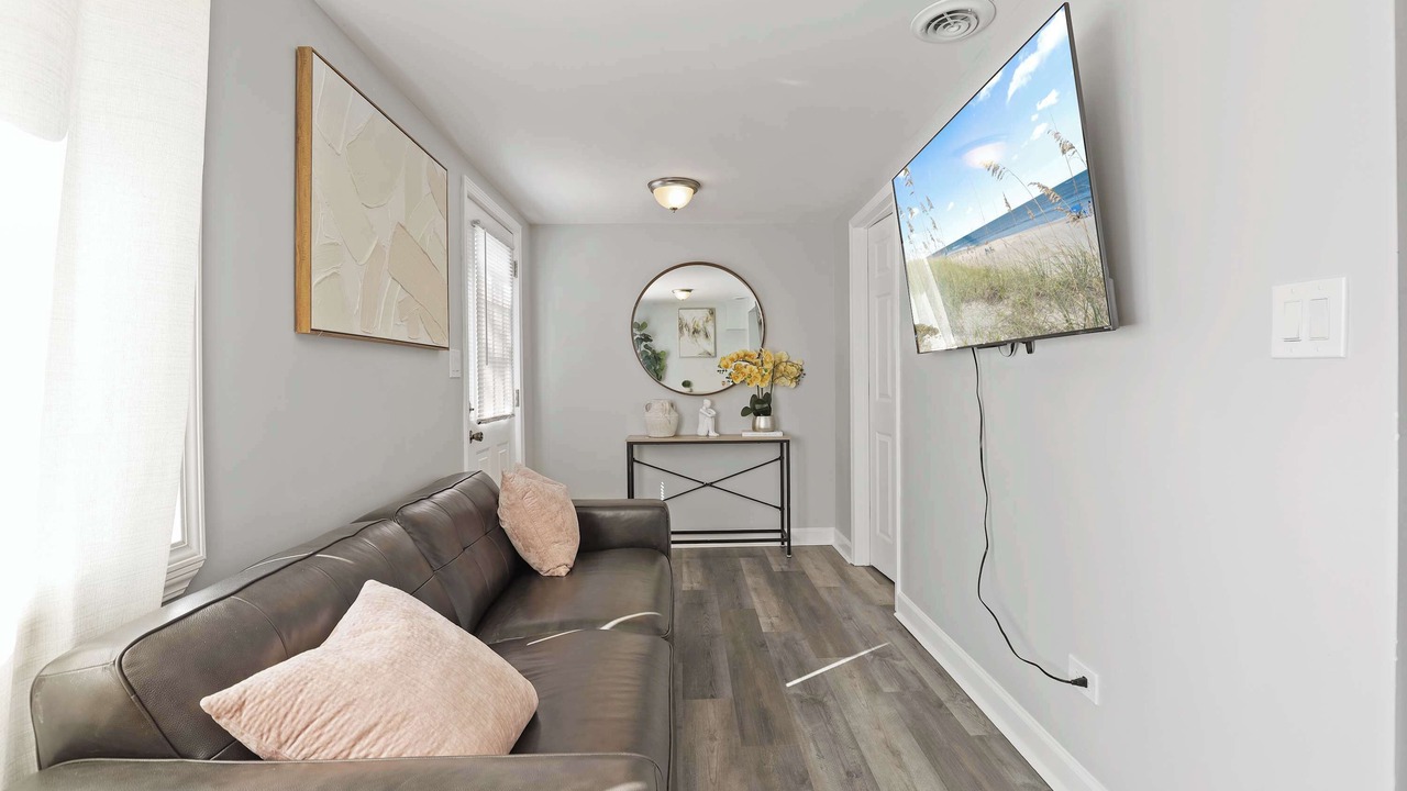 Photo of Livingroom in Russell