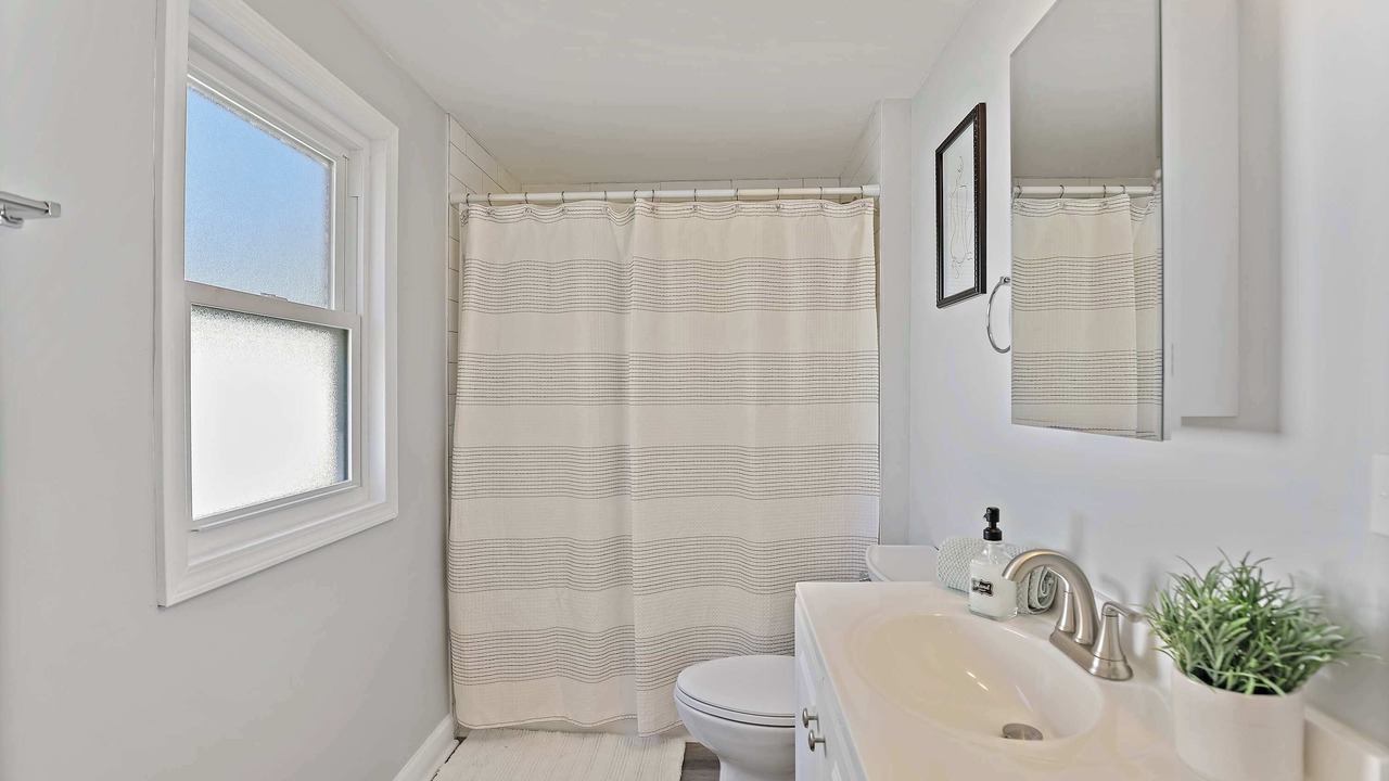Photo of Bathroom in Russell