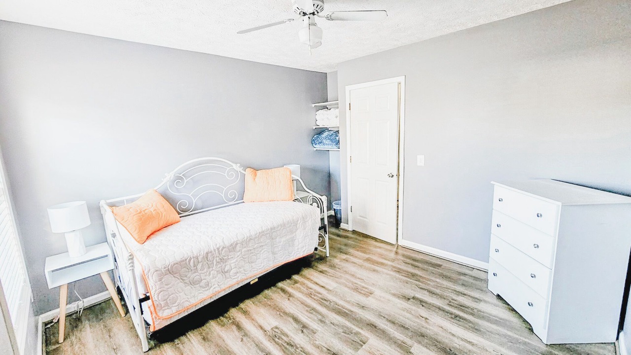 Photo of Bedroom in Murraysville