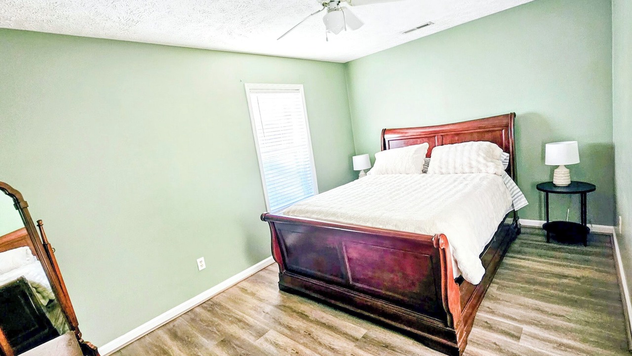 Photo of Bedroom in Murraysville