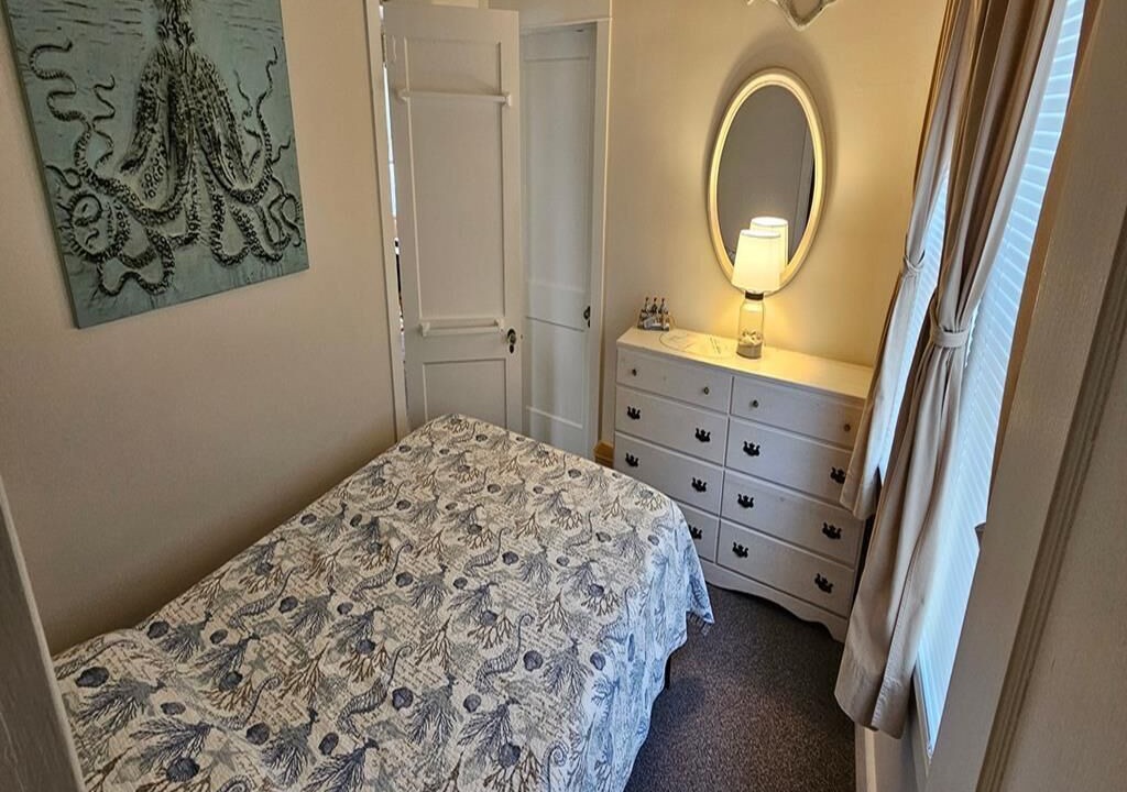 Photo of Bedroom in Gardens