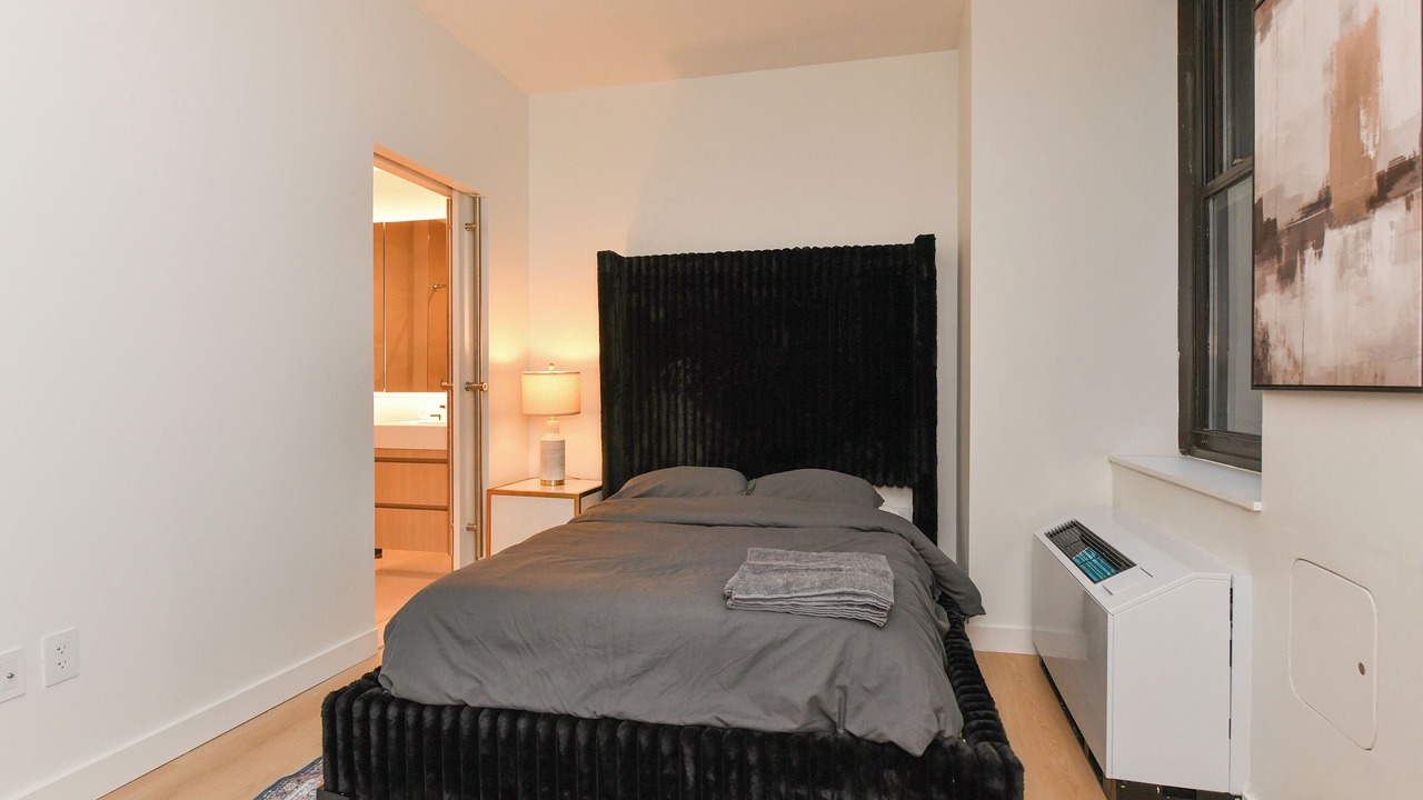 Photo of Bedroom in Financial District