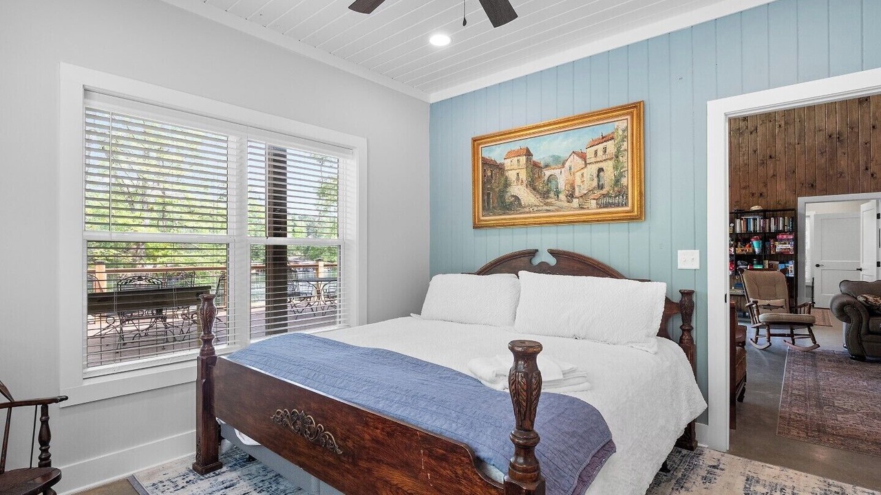 Photo of Bedroom in Double Springs