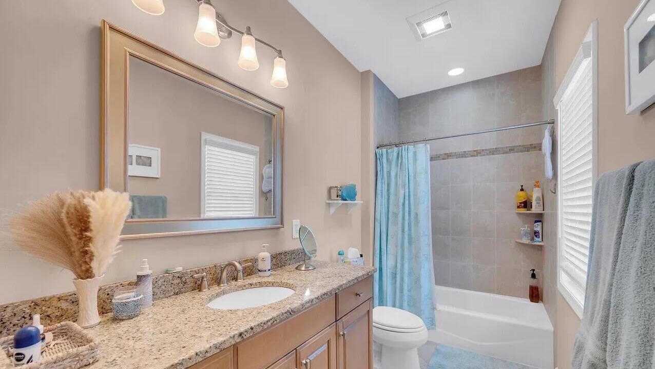 Photo of Bathroom in South Beach Haven