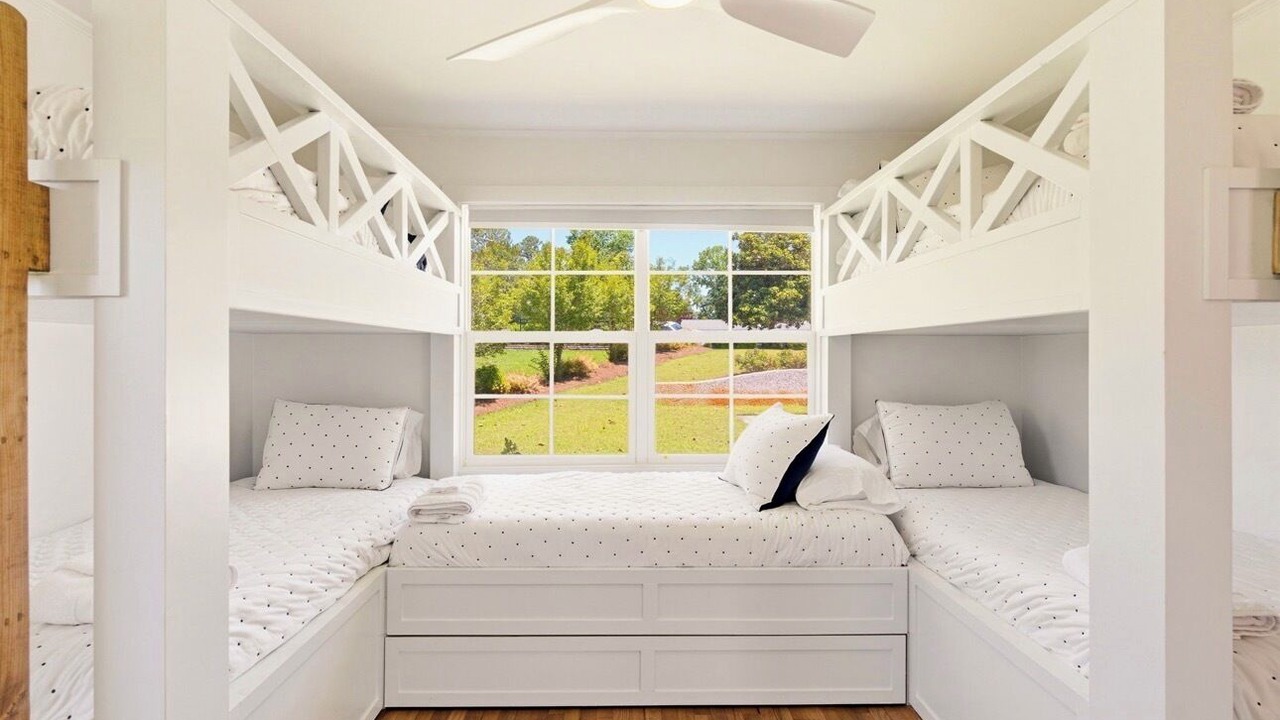 Photo of Bedroom in Bayshore
