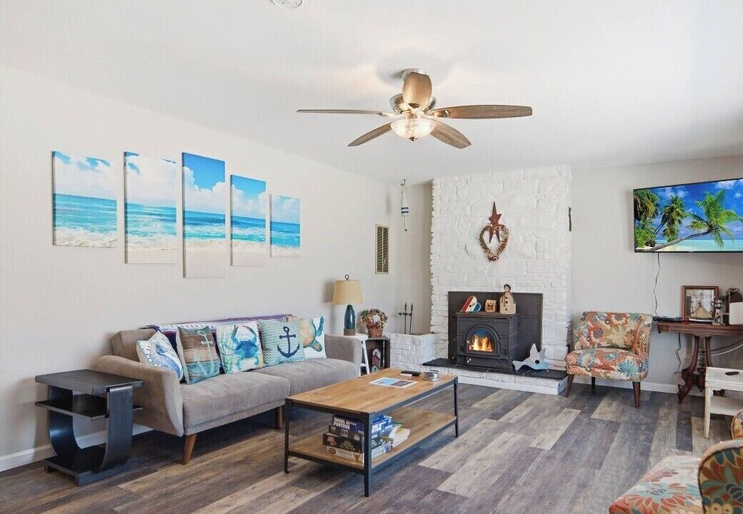 Photo of Livingroom in Cape Anne