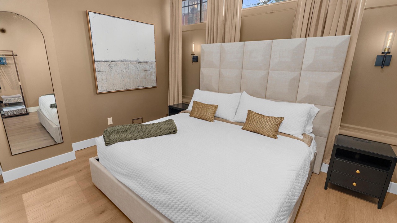 Photo of Bedroom in Barre Circle