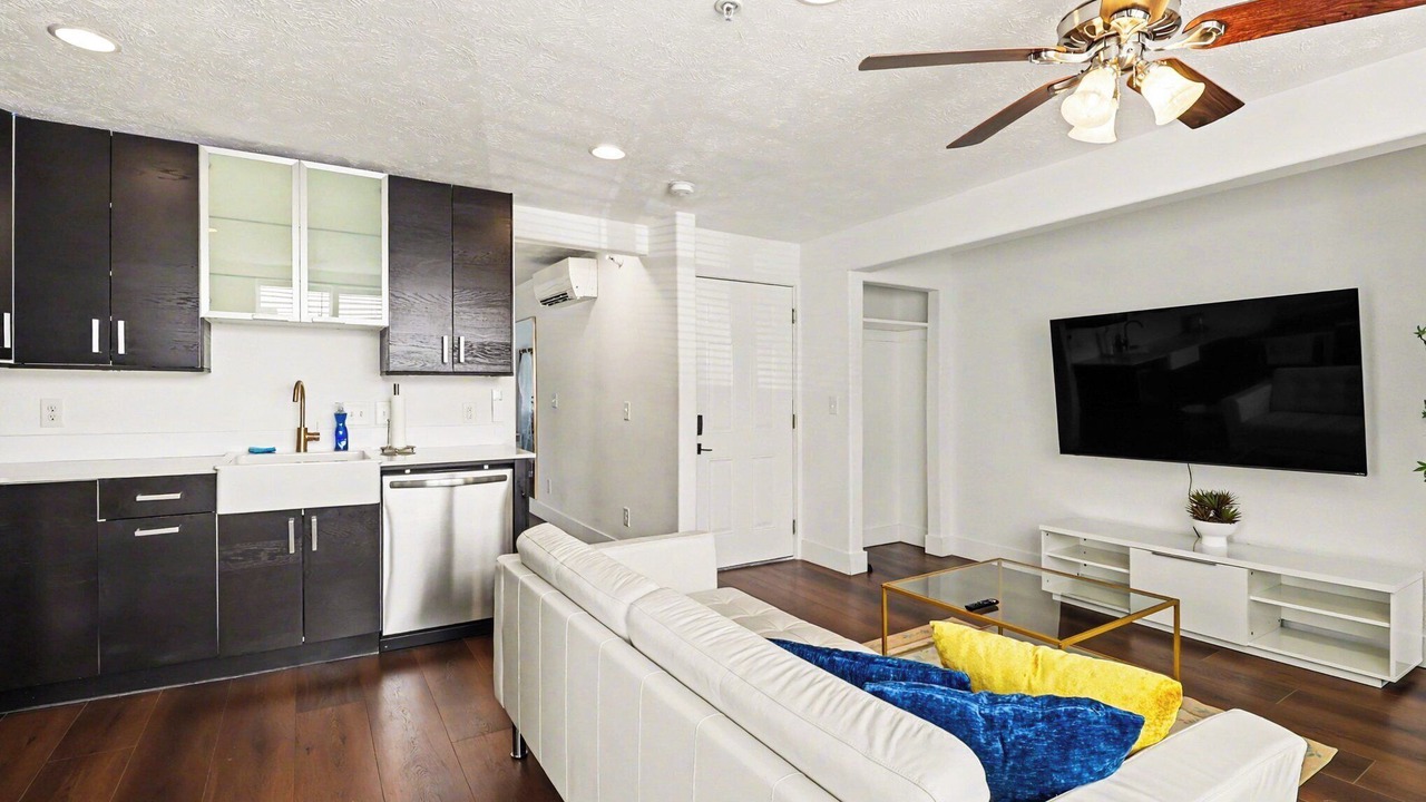 Photo of Livingroom in Downtown Omaha