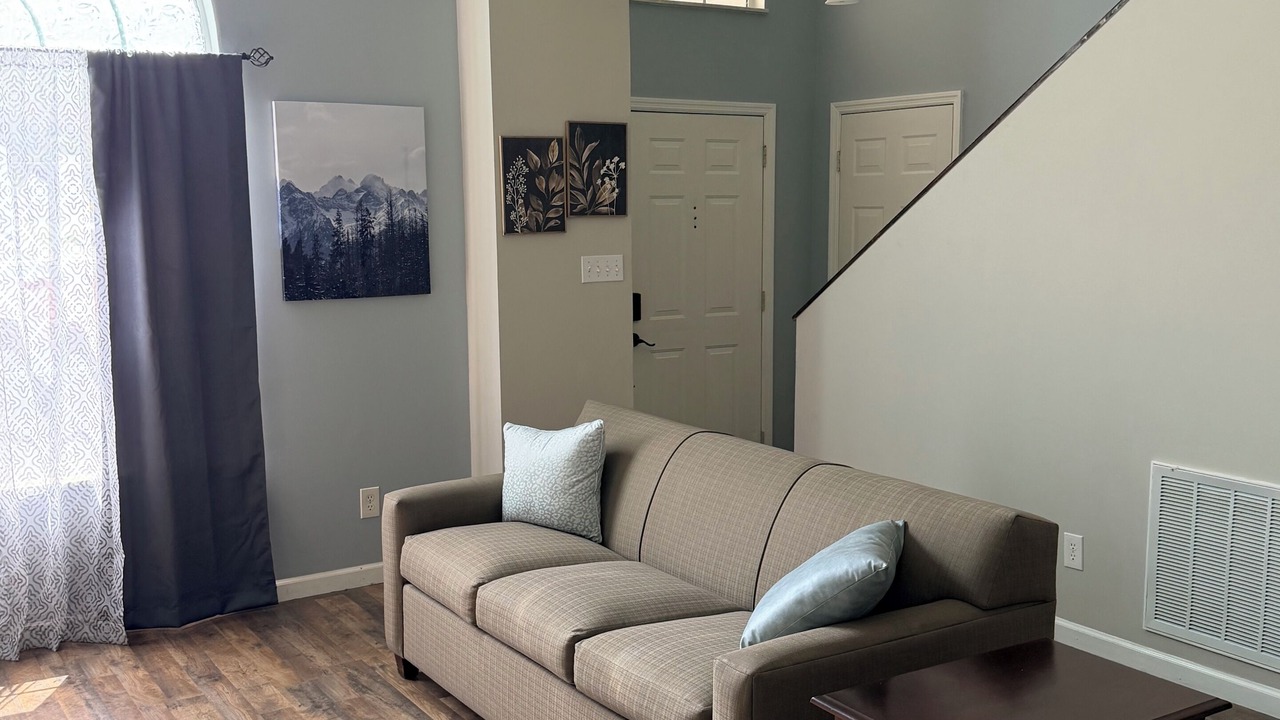 Photo of Livingroom in Ashley Oaks