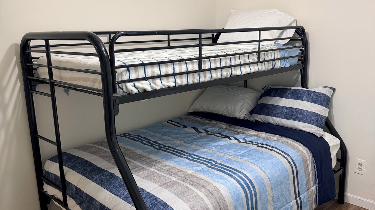 Photo of Bedroom in Ashley Oaks
