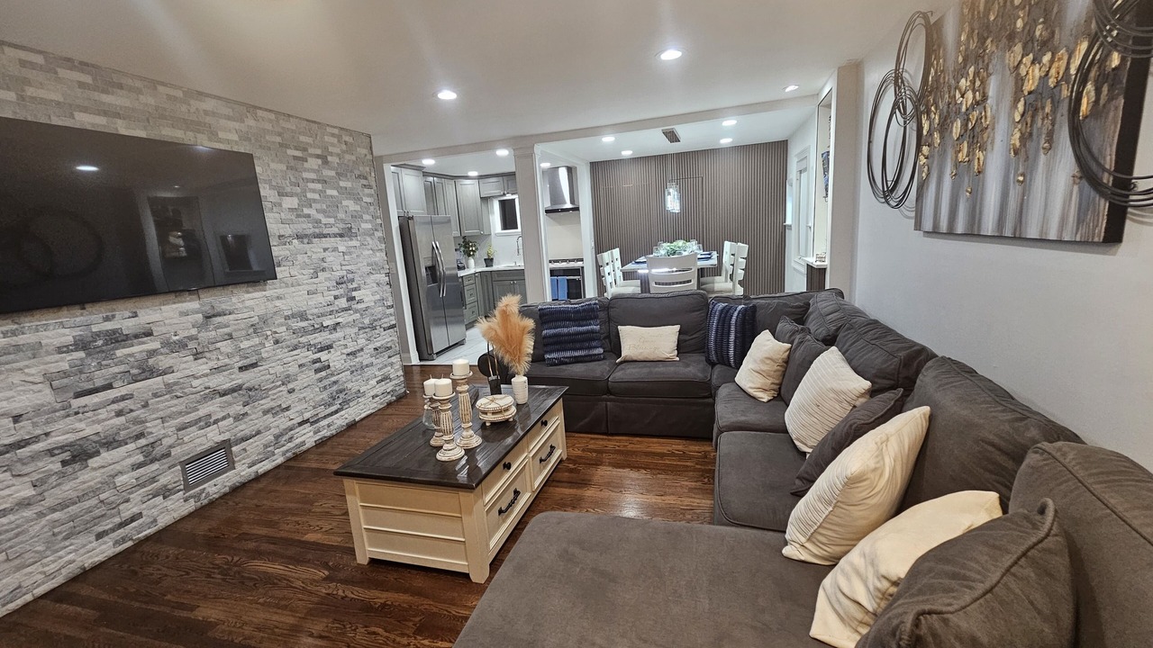 Photo of Livingroom in Carteret