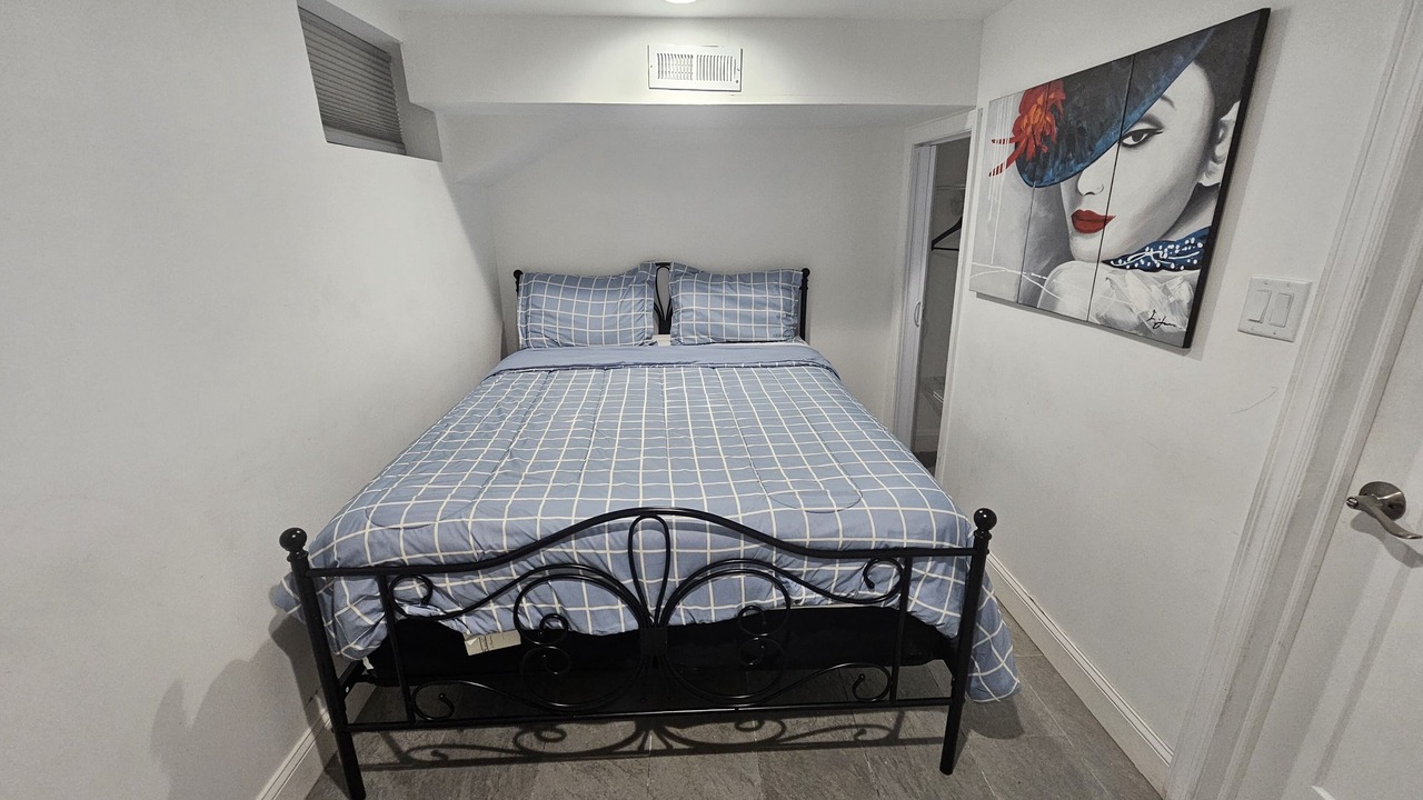 Photo of Bedroom in Carteret