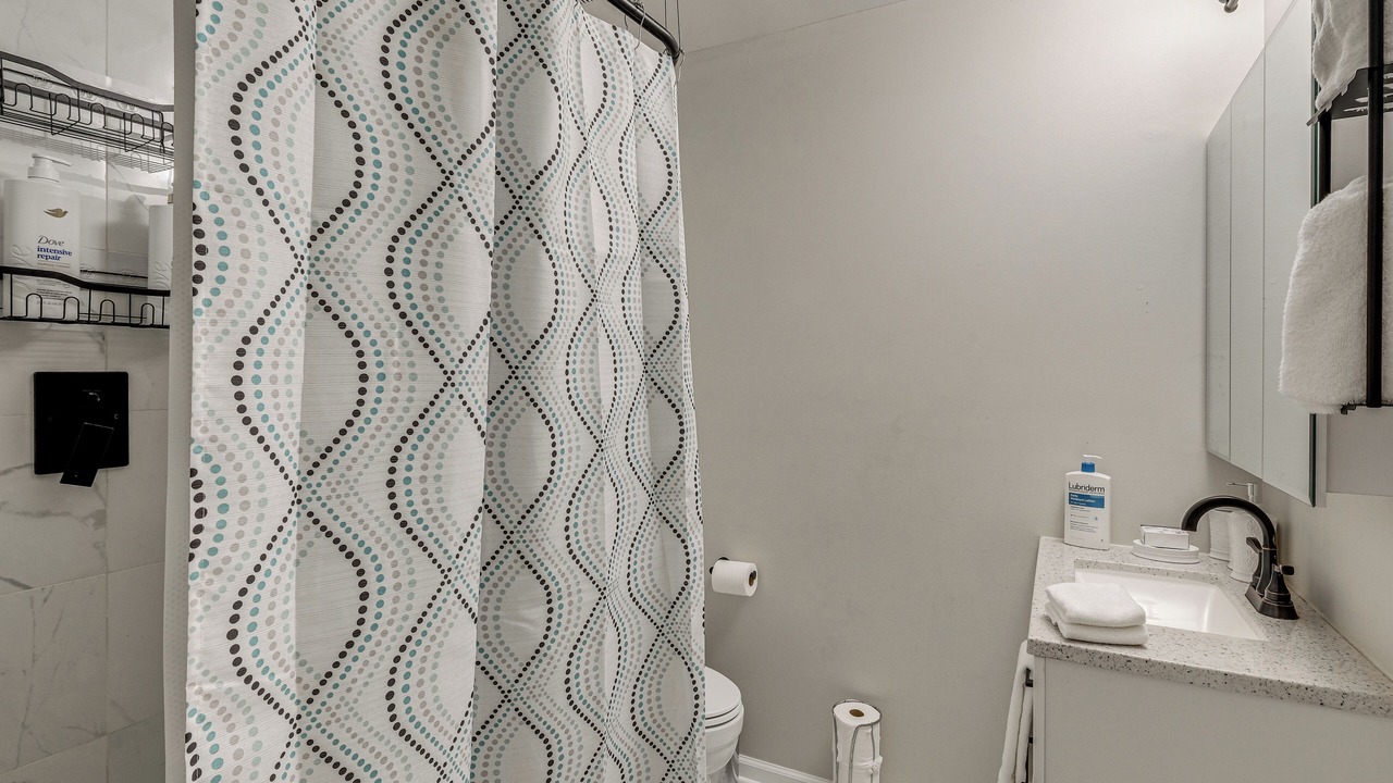 Photo of Bathroom in Riverdale Park