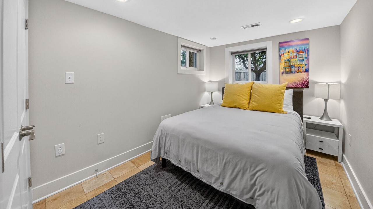Photo of Bedroom in Crestwood