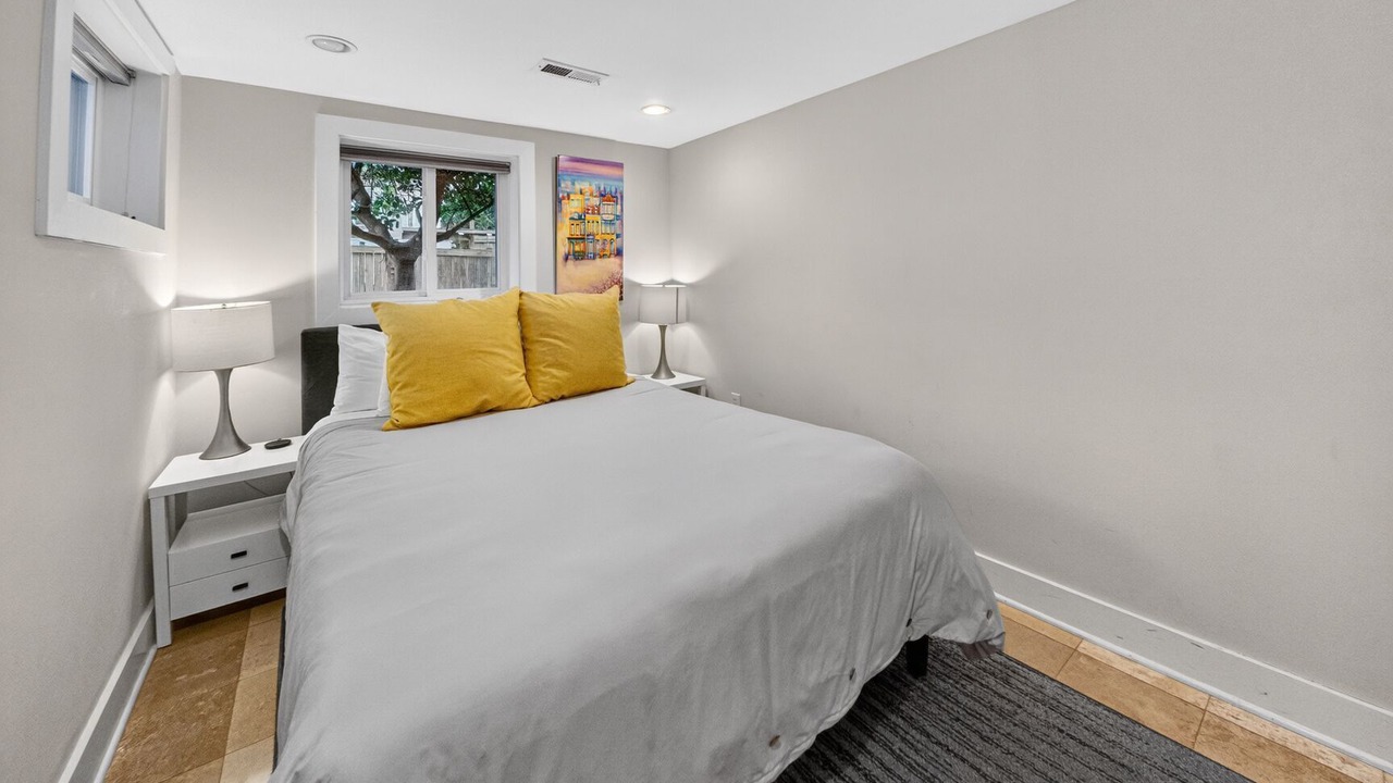 Photo of Bedroom in Crestwood