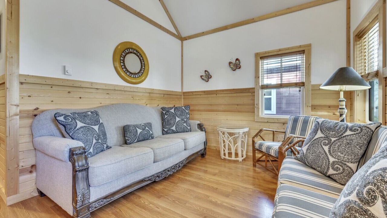 Photo of Livingroom in Okoboji