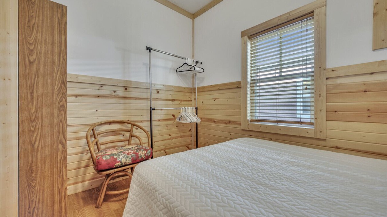 Photo of Bedroom in Okoboji
