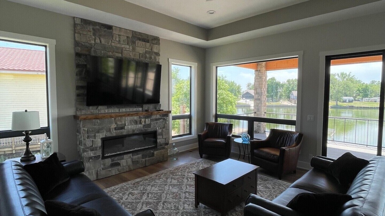 Photo of Livingroom in LaPlatte I