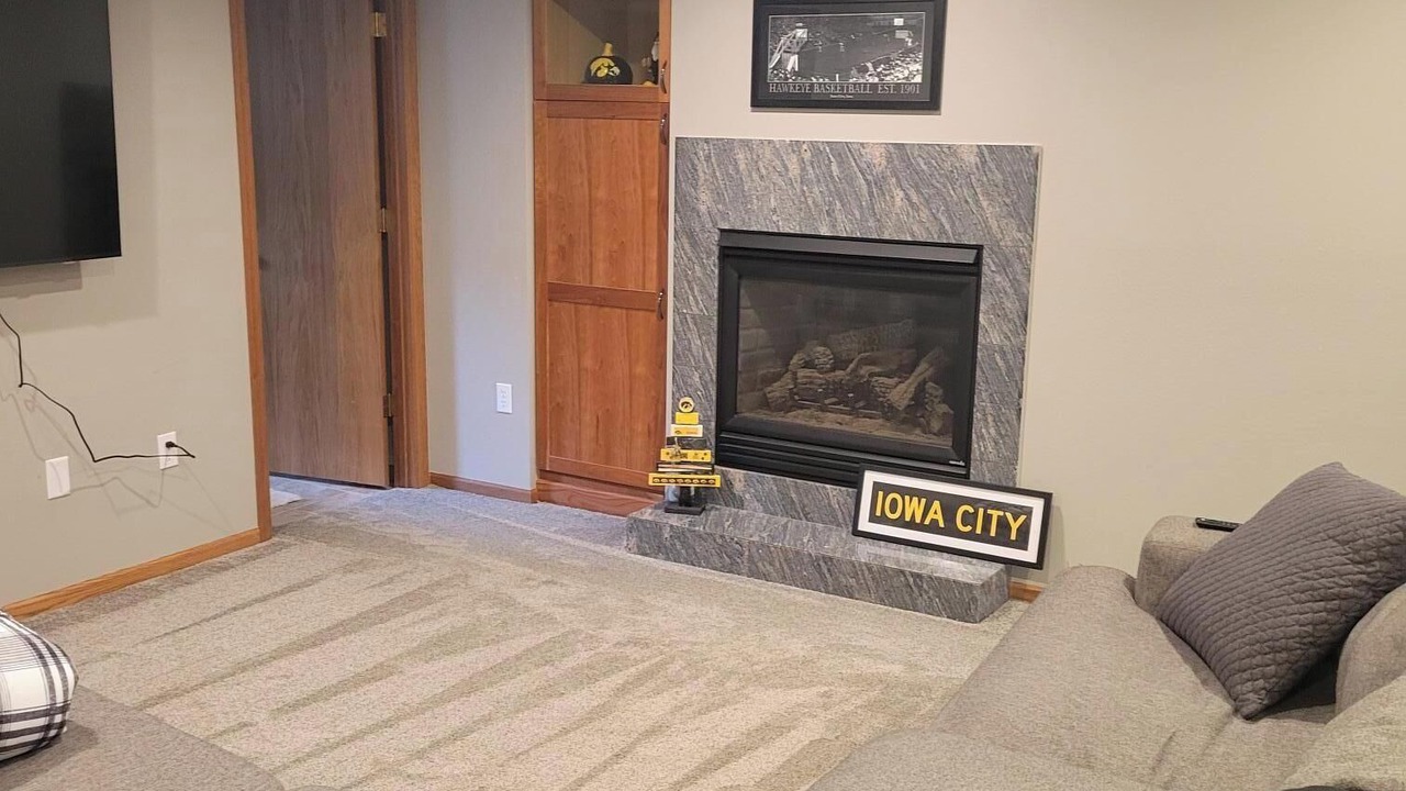 Photo of Livingroom in Iowa City