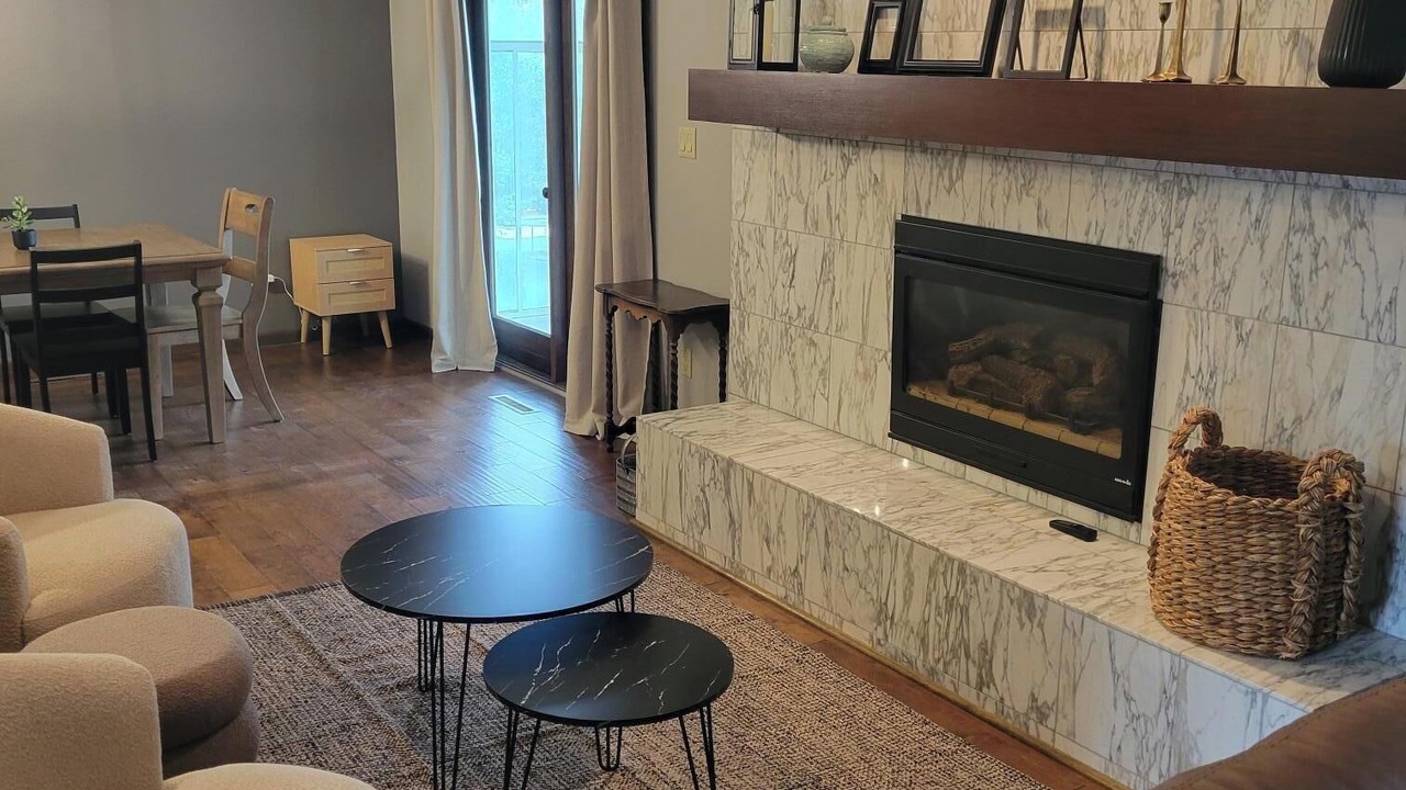 Photo of Livingroom in Iowa City