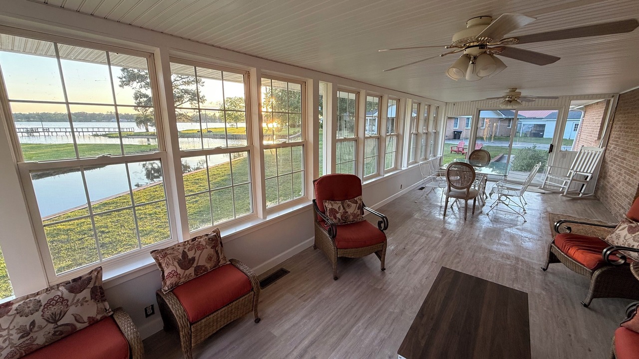 Photo of Livingroom in Manning