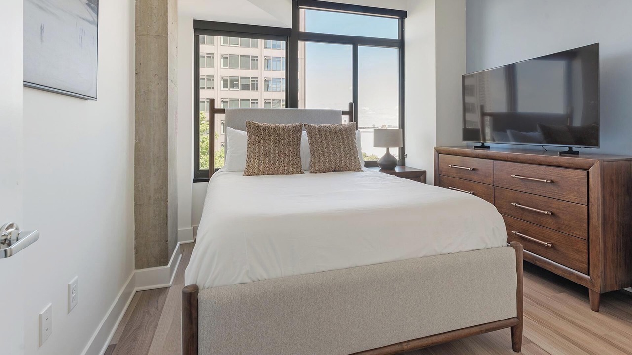 Photo of Bedroom in Baileys Crossroads
