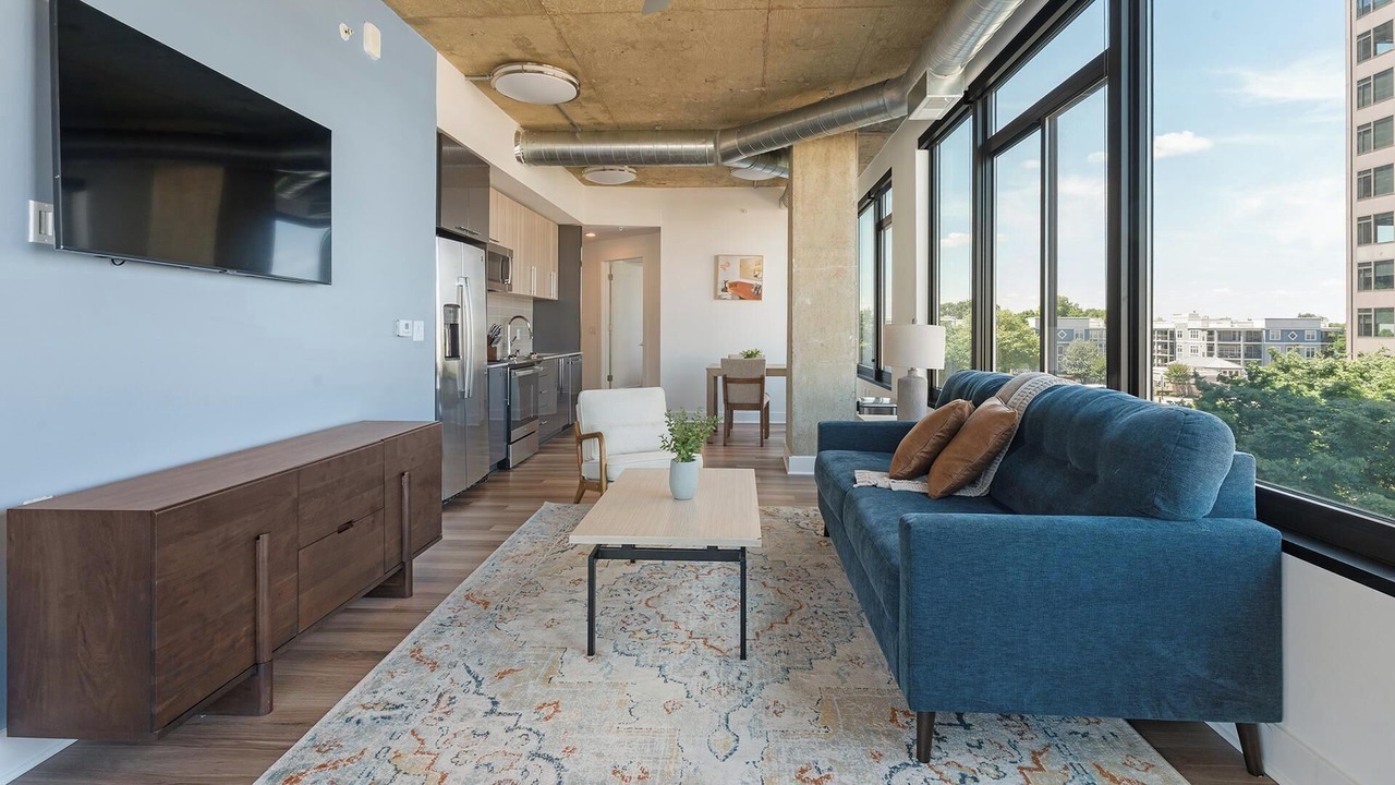 Photo of Livingroom in Baileys Crossroads