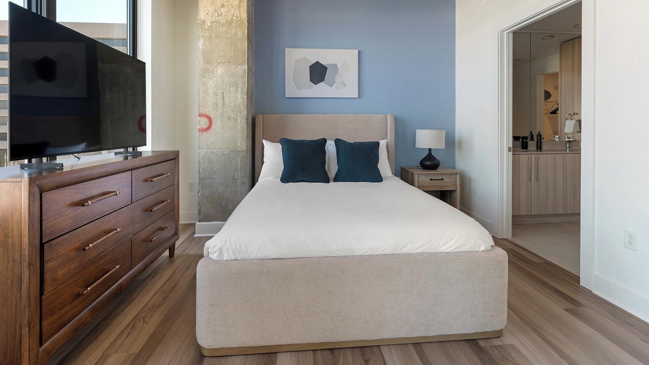 Photo of Bedroom in Baileys Crossroads