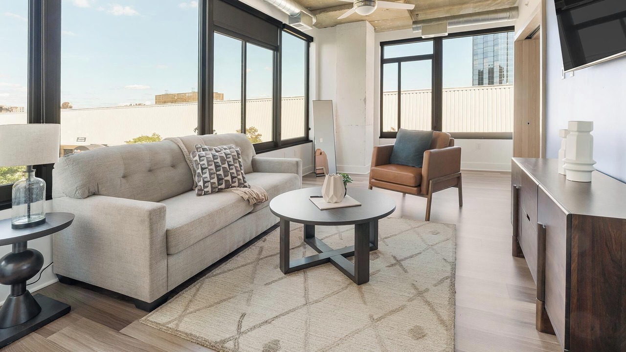Photo of Livingroom in Baileys Crossroads