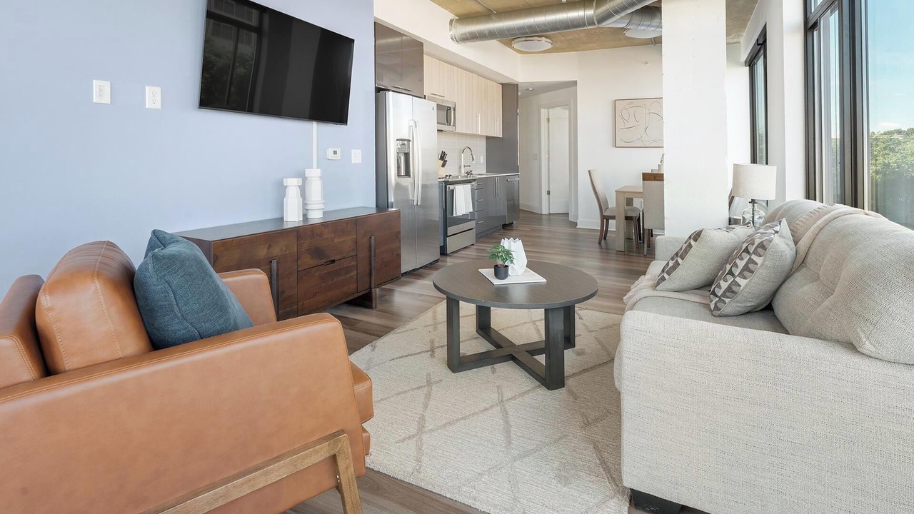 Photo of Livingroom in Baileys Crossroads