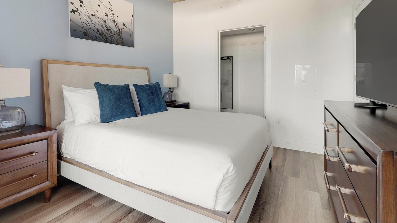 Photo of Bedroom in Baileys Crossroads