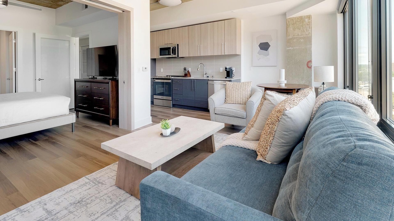 Photo of Livingroom in Baileys Crossroads