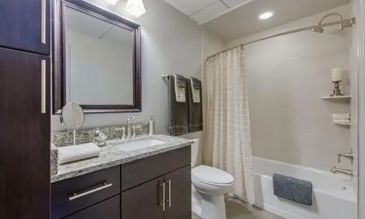 Photo of Bathroom in Downtown Baltimore