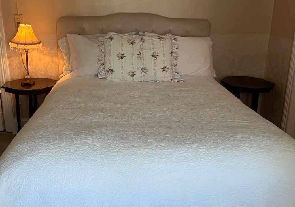 Photo of Bedroom in Spring Lake