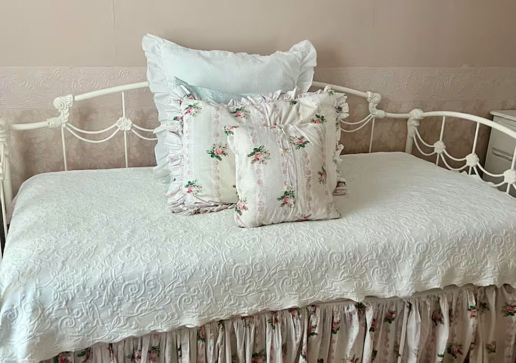 Photo of Bedroom in Spring Lake