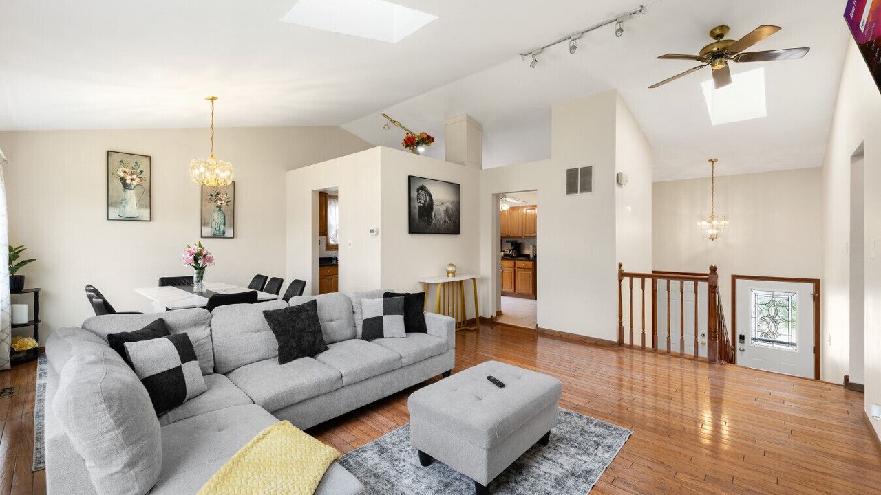 Photo of Livingroom in Streamwood