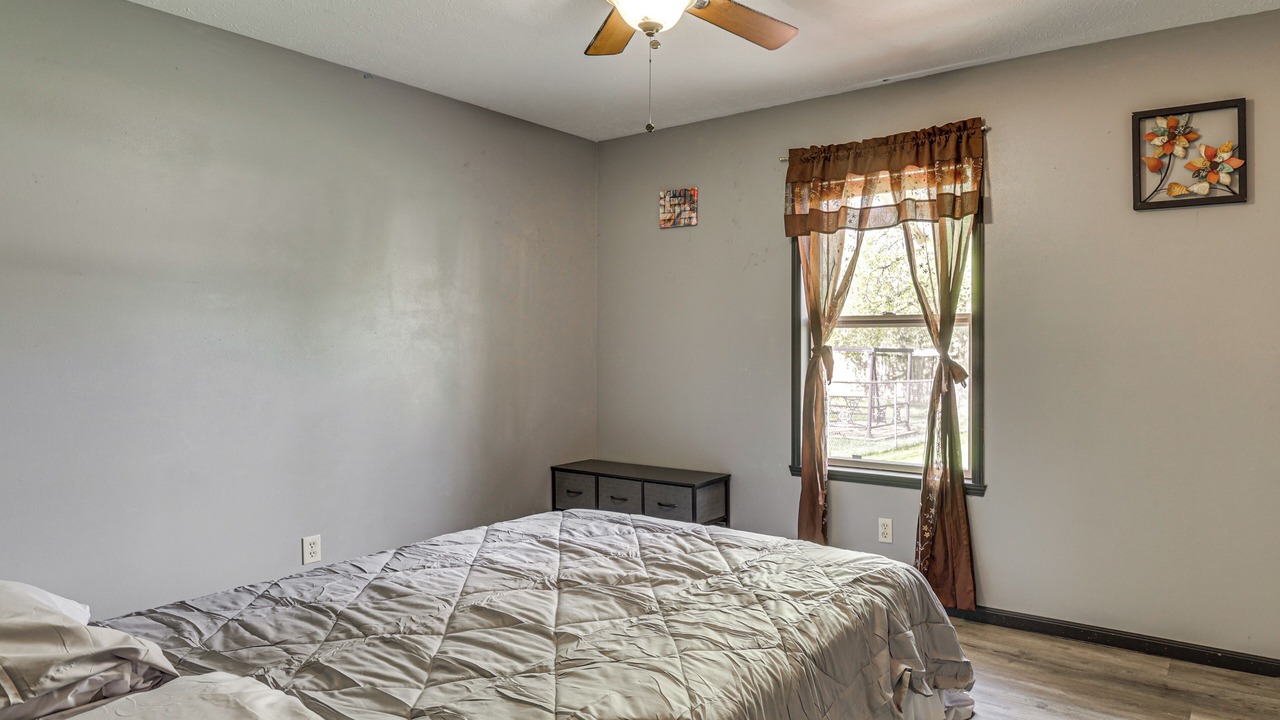 Photo of Bedroom in Capron