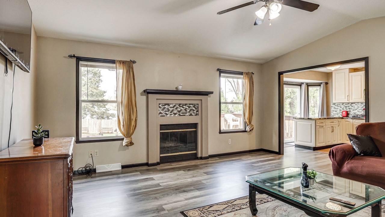 Photo of Livingroom in Capron