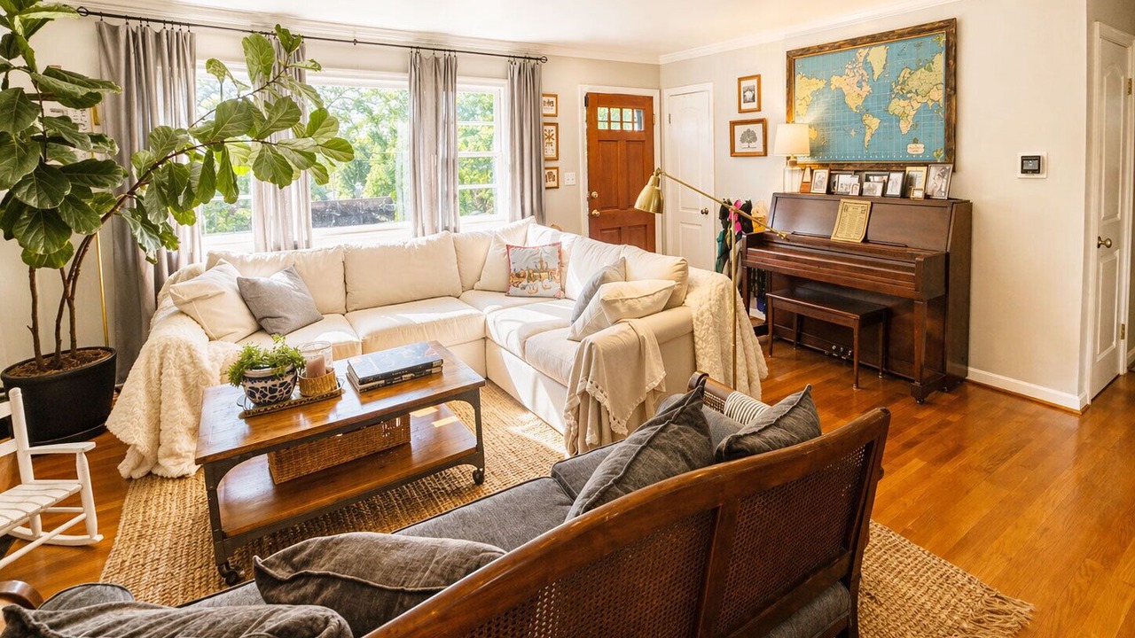 Photo of Livingroom in Fry's Spring