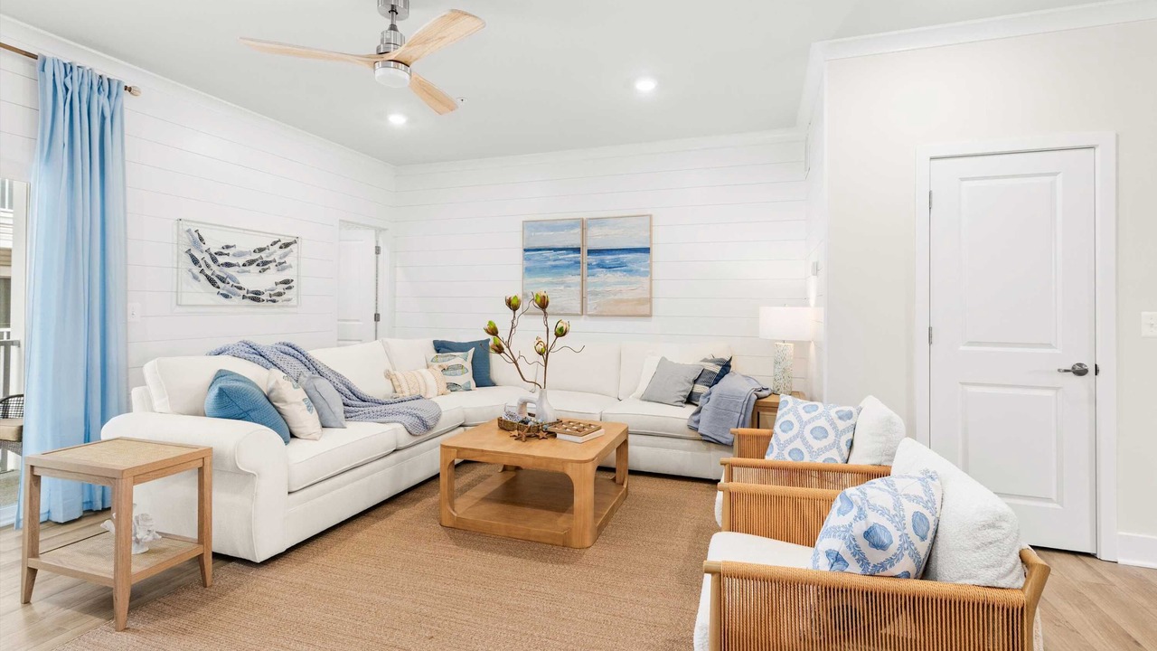 Photo of Livingroom in Caine Woods