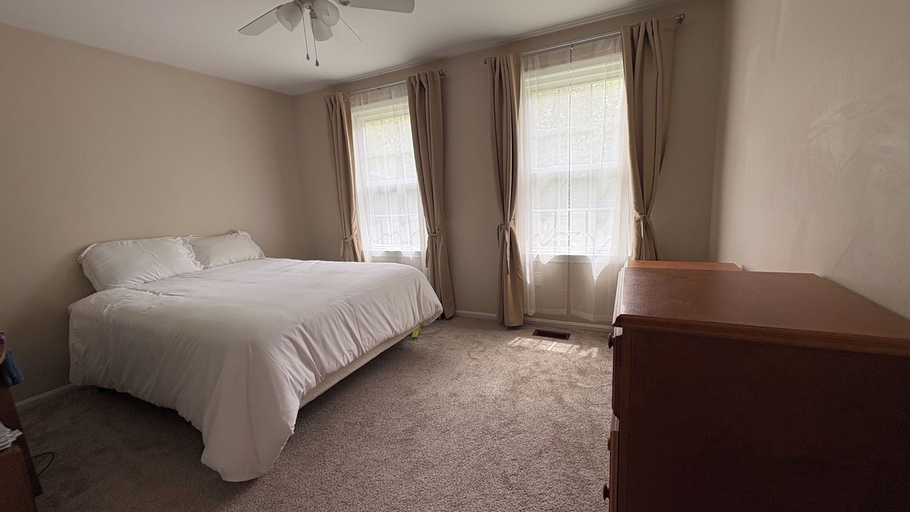 Photo of Bedroom in Parole