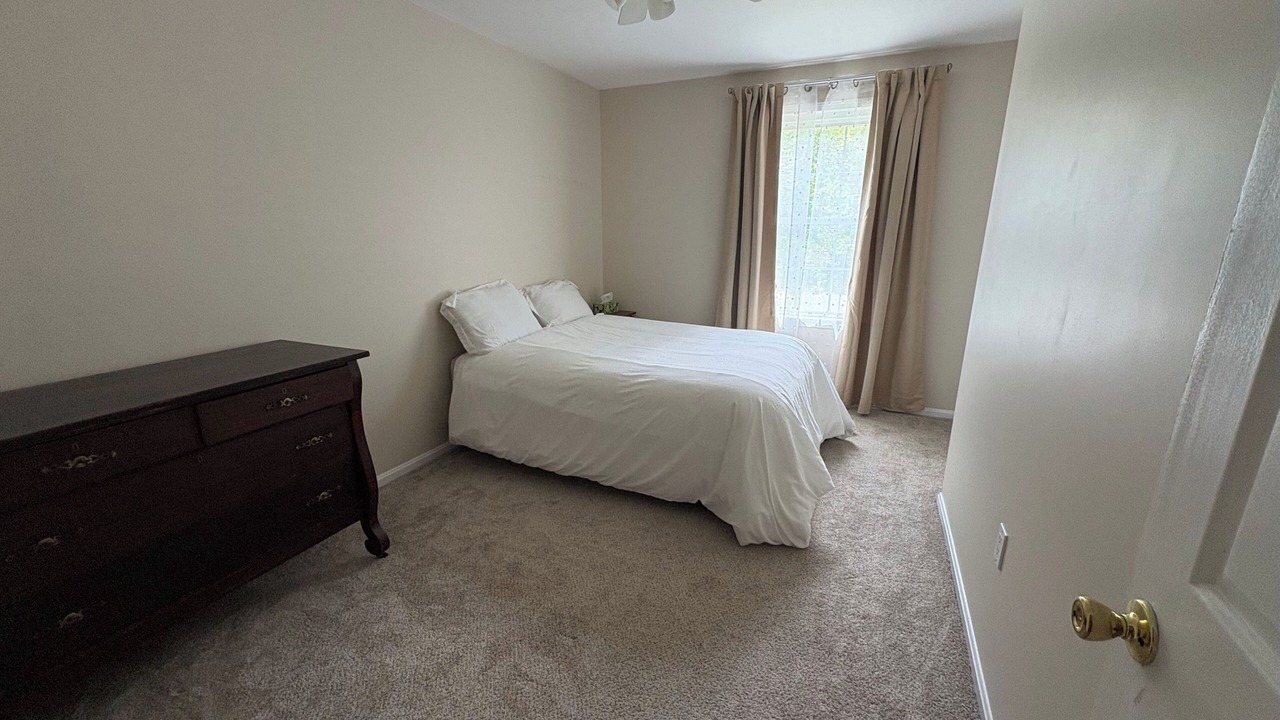 Photo of Bedroom in Parole