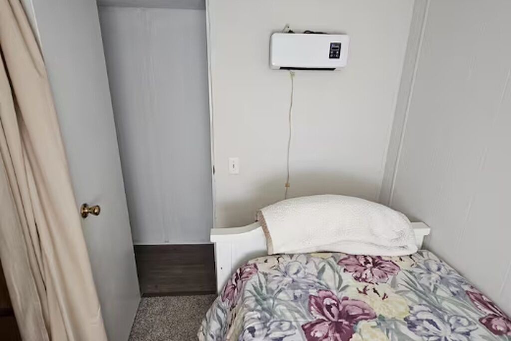 Photo of Bedroom in Maple Hill