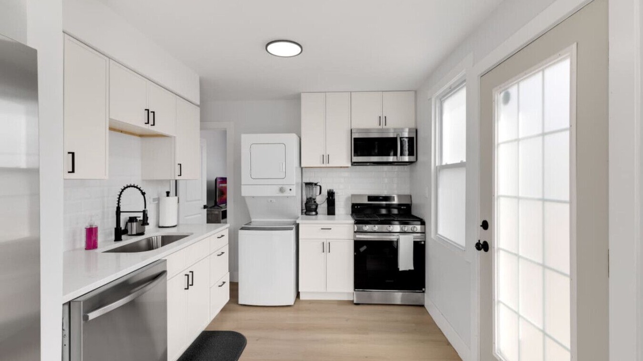 Photo of Kitchen in Channel Lake