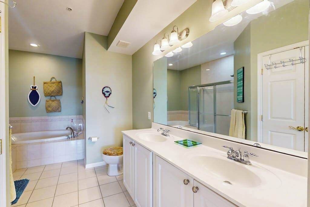 Photo of Bathroom in Sunset Island