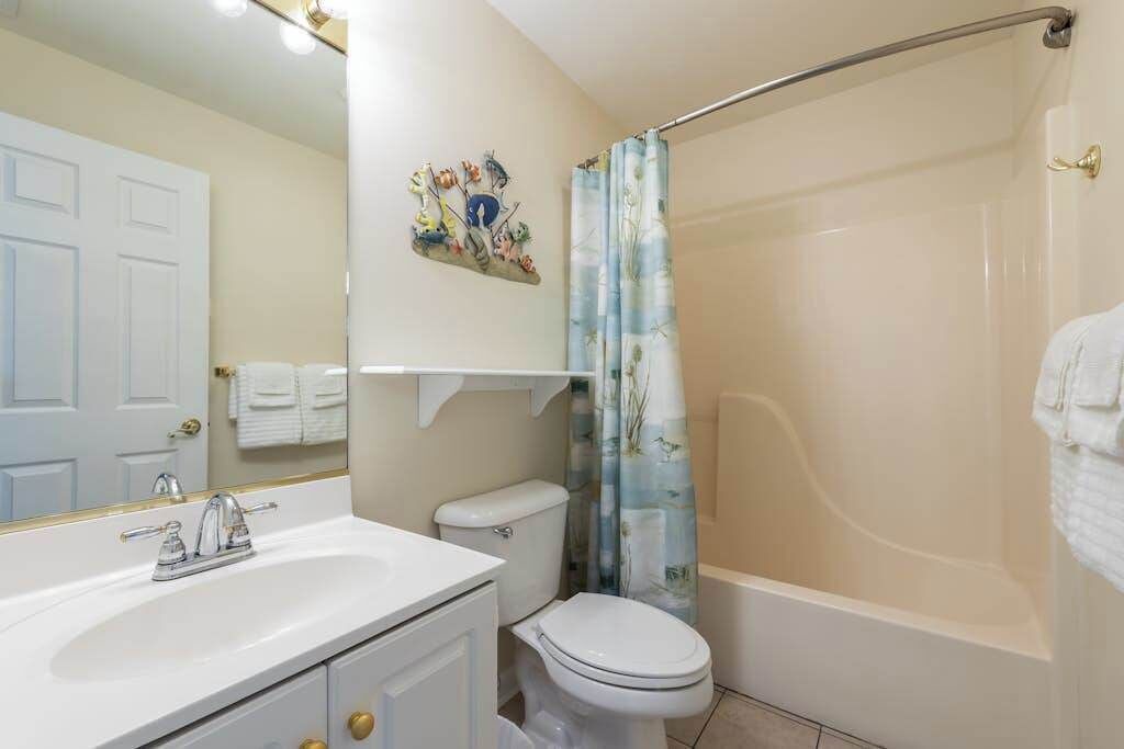 Photo of Bathroom in Heron Harbour Isle