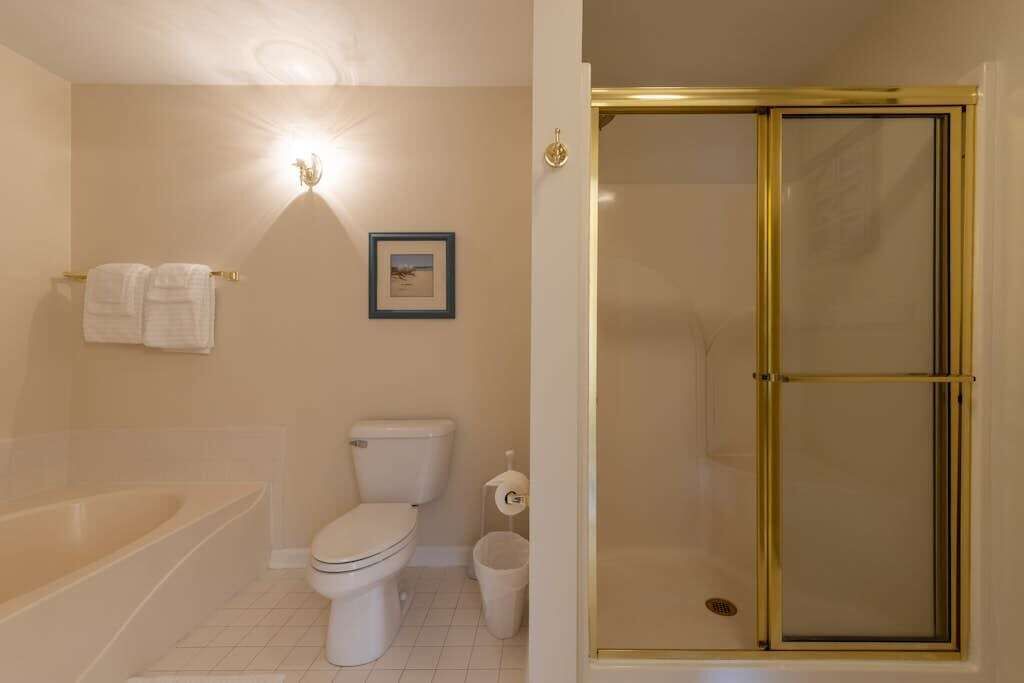 Photo of Bathroom in Heron Harbour Isle