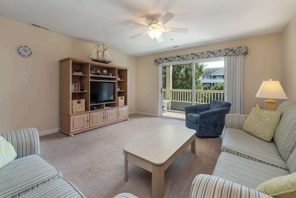 Photo of Livingroom in Heron Harbour Isle
